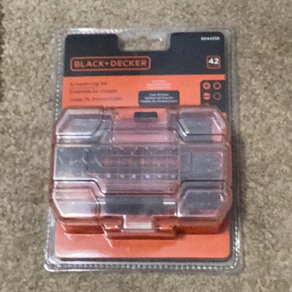 Black+Decker 42 Pieces Screwdriving Set / Includes Case Window / Sealed - Picture 1 of 1
